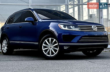 Внедорожник / Кроссовер Volkswagen Touareg 2016 в 