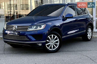 Внедорожник / Кроссовер Volkswagen Touareg 2016 в 