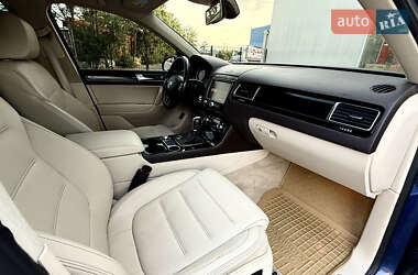 Внедорожник / Кроссовер Volkswagen Touareg 2016 в 
