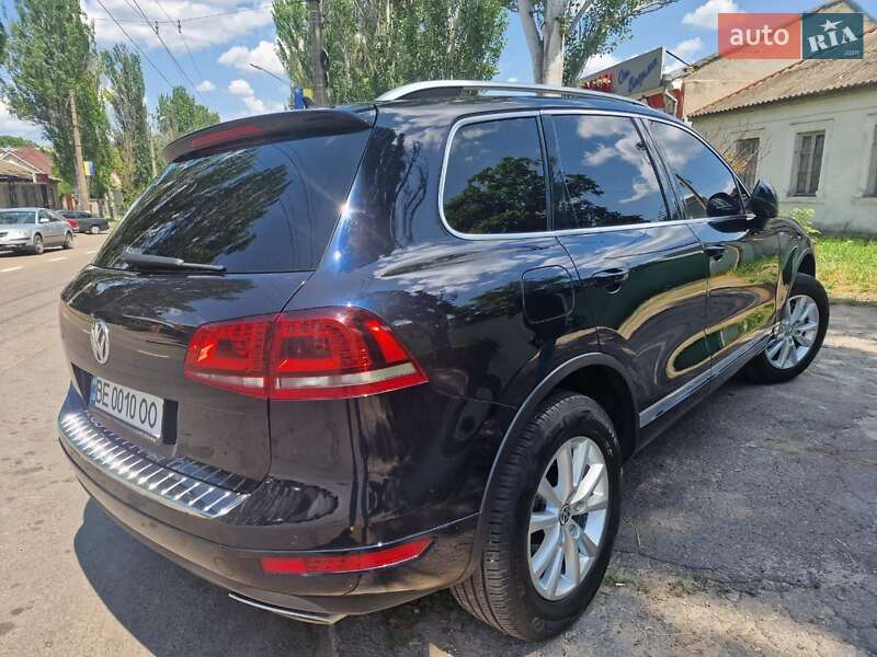 Внедорожник / Кроссовер Volkswagen Touareg 2014 в Николаеве