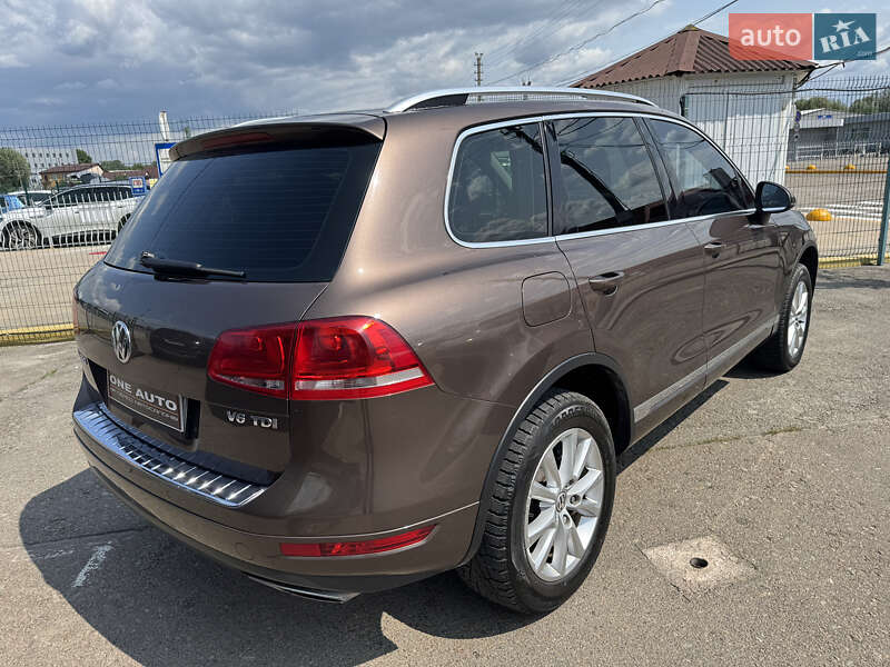 Позашляховик / Кросовер Volkswagen Touareg 2012 в Києві