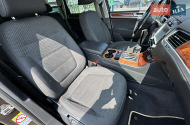 Внедорожник / Кроссовер Volkswagen Touareg 2012 в 