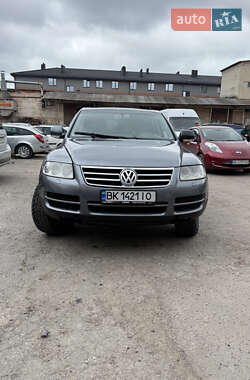 Внедорожник / Кроссовер Volkswagen Touareg 2004 в Ровно