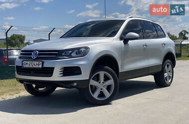 Внедорожник / Кроссовер Volkswagen Touareg 2011 в Киеве