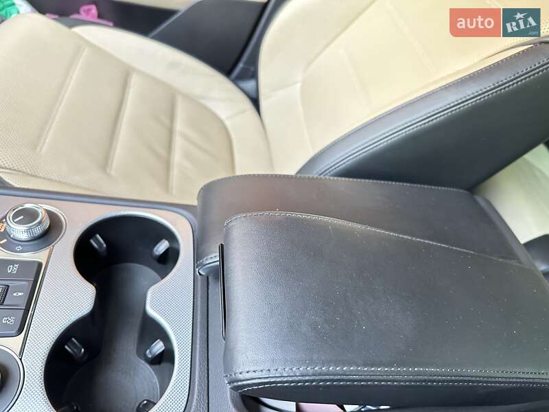 Внедорожник / Кроссовер Volkswagen Touareg 2017 в Белгороде-Днестровском
