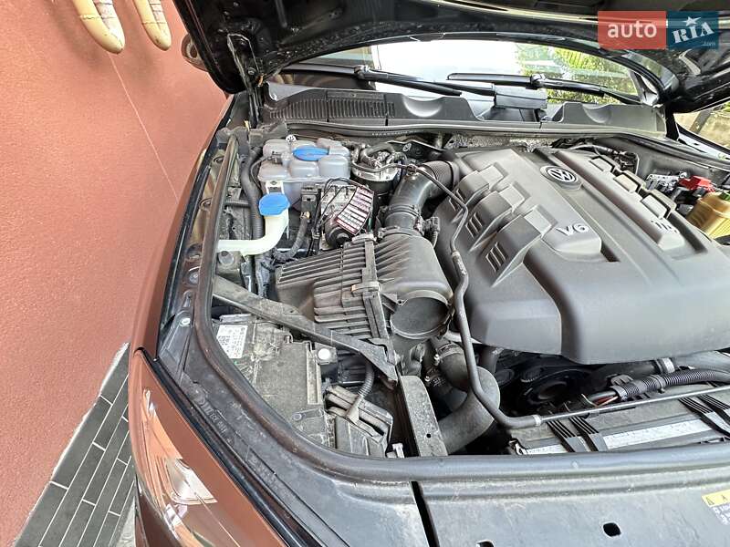 Внедорожник / Кроссовер Volkswagen Touareg 2017 в Белгороде-Днестровском