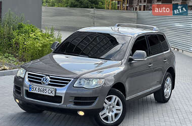 Внедорожник / Кроссовер Volkswagen Touareg 2008 в Хмельницком