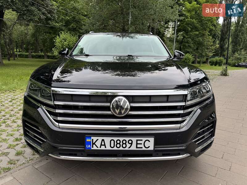 Внедорожник / Кроссовер Volkswagen Touareg 2021 в Киеве