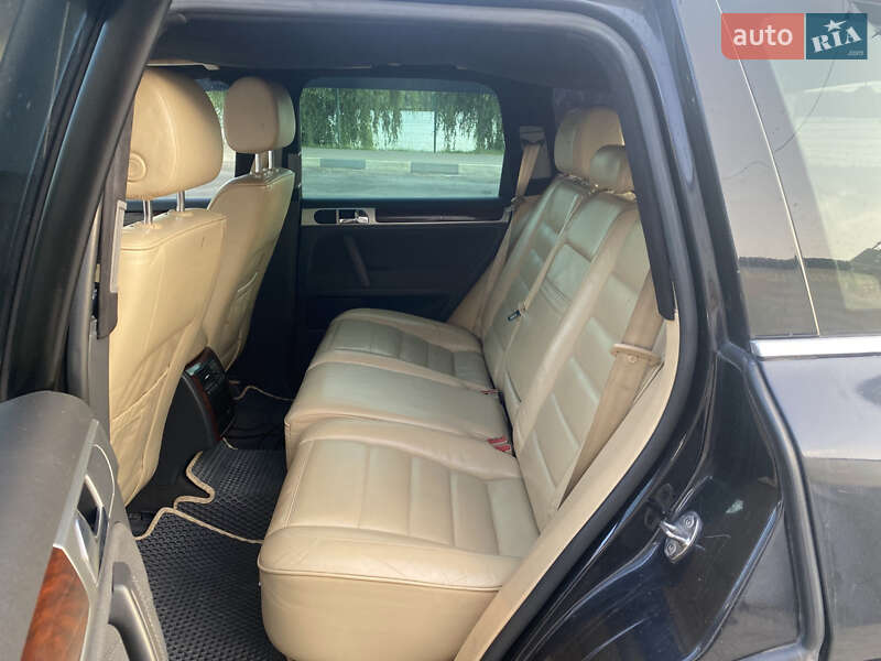 Позашляховик / Кросовер Volkswagen Touareg 2006 в Тростянці