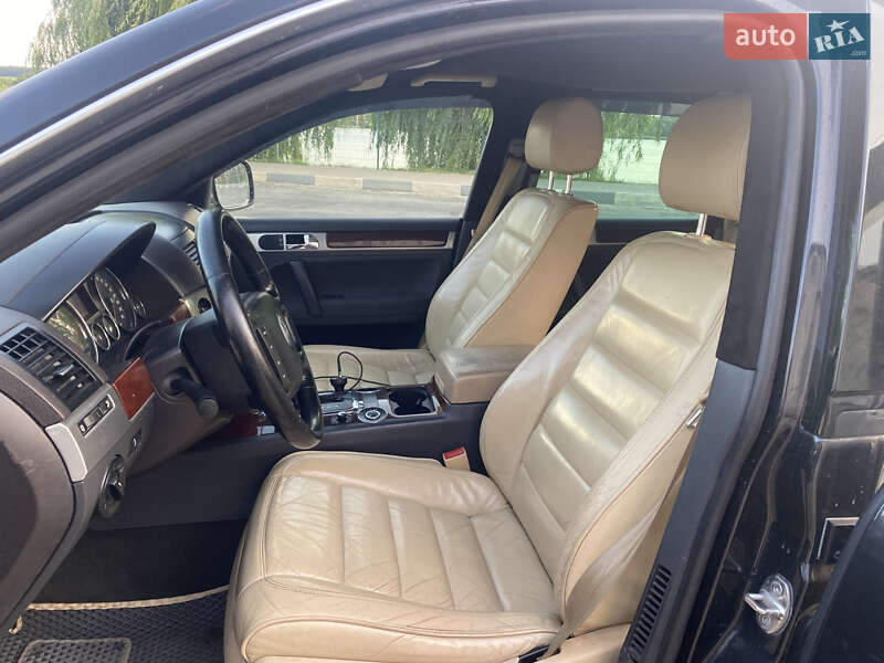 Позашляховик / Кросовер Volkswagen Touareg 2006 в Тростянці