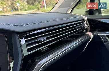 Внедорожник / Кроссовер Volkswagen Touareg 2021 в 