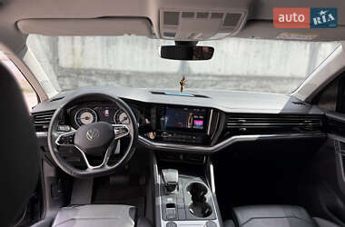 Внедорожник / Кроссовер Volkswagen Touareg 2021 в 