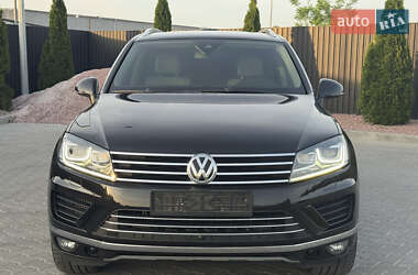 Позашляховик / Кросовер Volkswagen Touareg 2015 в 