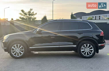 Позашляховик / Кросовер Volkswagen Touareg 2015 в 