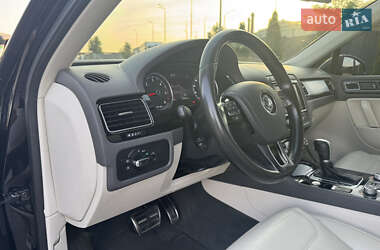 Позашляховик / Кросовер Volkswagen Touareg 2015 в 