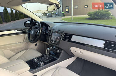 Позашляховик / Кросовер Volkswagen Touareg 2015 в 