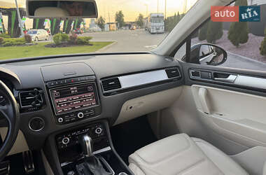 Позашляховик / Кросовер Volkswagen Touareg 2015 в 