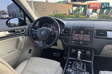 Позашляховик / Кросовер Volkswagen Touareg 2015 в 