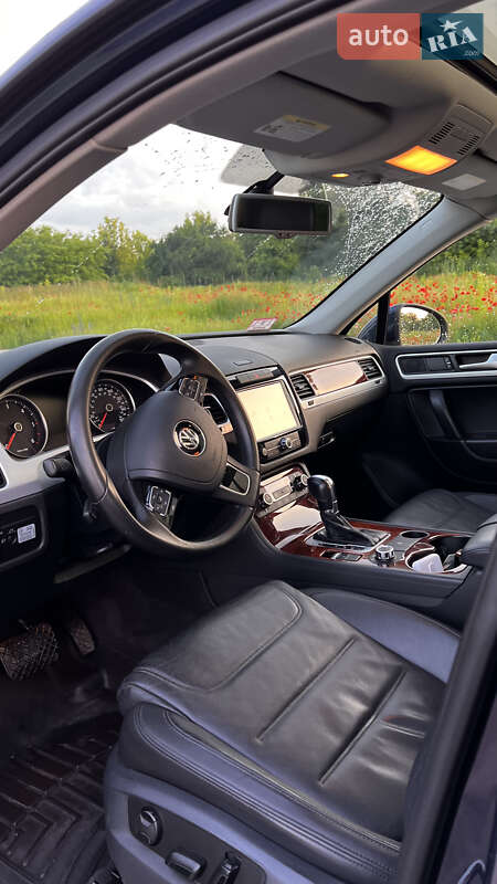Внедорожник / Кроссовер Volkswagen Touareg 2012 в Радехове