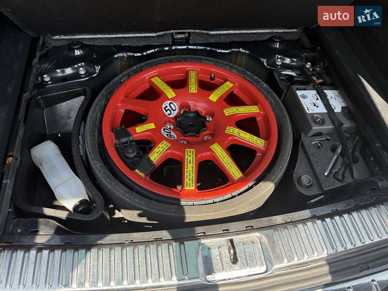 Позашляховик / Кросовер Volkswagen Touareg 2013 в Києві