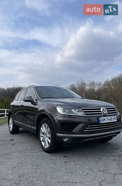 Внедорожник / Кроссовер Volkswagen Touareg 2016 в Любаре