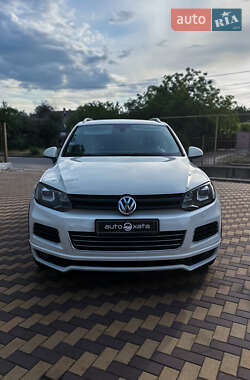 Внедорожник / Кроссовер Volkswagen Touareg 2011 в Николаеве