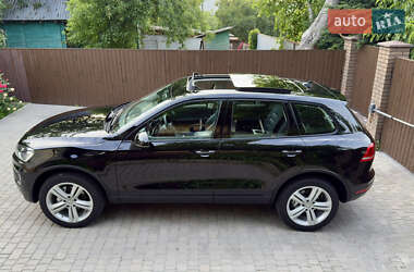 Внедорожник / Кроссовер Volkswagen Touareg 2015 в Киеве