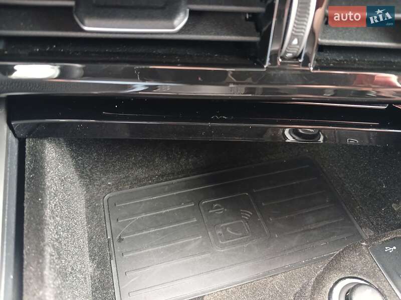 Внедорожник / Кроссовер Volkswagen Touareg 2018 в Киеве