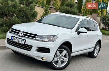 Внедорожник / Кроссовер Volkswagen Touareg 2012 в Ровно