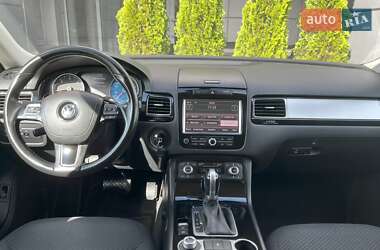 Внедорожник / Кроссовер Volkswagen Touareg 2015 в 