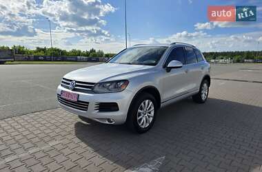 Внедорожник / Кроссовер Volkswagen Touareg 2011 в Киеве