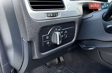 Внедорожник / Кроссовер Volkswagen Touareg 2011 в 