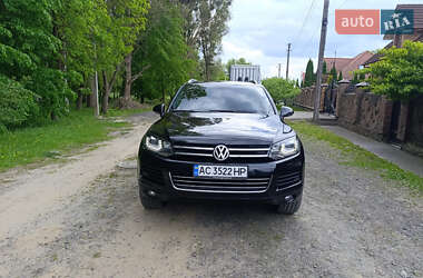 Внедорожник / Кроссовер Volkswagen Touareg 2011 в Киеве