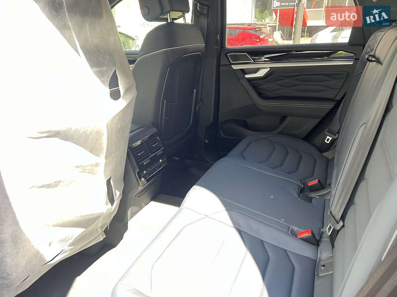 Позашляховик / Кросовер Volkswagen Touareg 2025 в Харкові