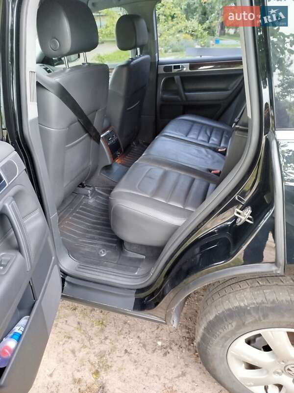 Позашляховик / Кросовер Volkswagen Touareg 2009 в Путивлі