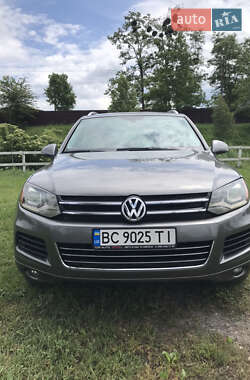 Внедорожник / Кроссовер Volkswagen Touareg 2011 в Львове