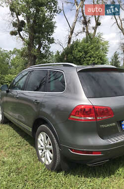 Внедорожник / Кроссовер Volkswagen Touareg 2011 в 
