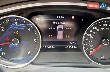 Позашляховик / Кросовер Volkswagen Touareg 2014 в 