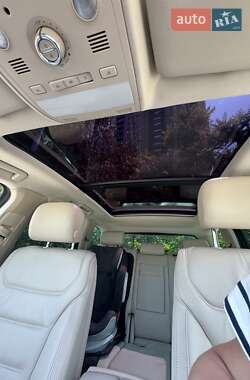 Позашляховик / Кросовер Volkswagen Touareg 2014 в 