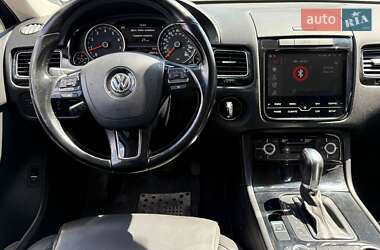 Внедорожник / Кроссовер Volkswagen Touareg 2012 в 