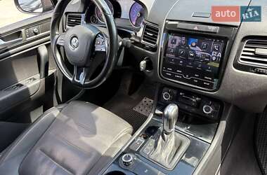 Внедорожник / Кроссовер Volkswagen Touareg 2012 в 