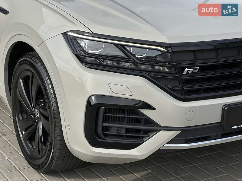 Позашляховик / Кросовер Volkswagen Touareg 2020 в Мукачевому
