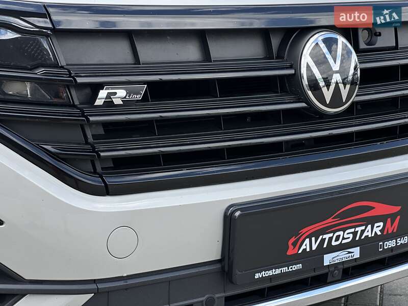 Позашляховик / Кросовер Volkswagen Touareg 2020 в Мукачевому