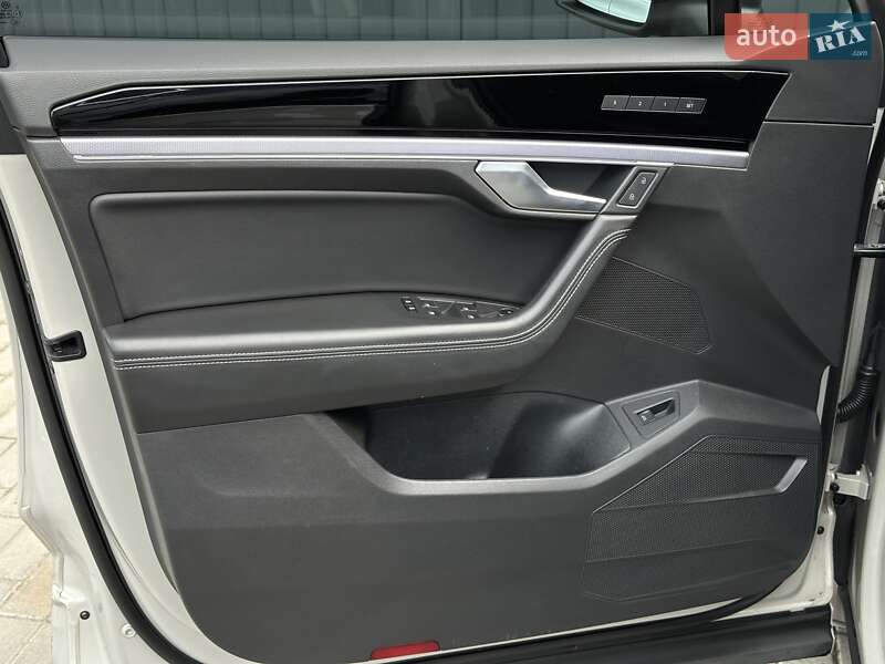 Позашляховик / Кросовер Volkswagen Touareg 2020 в Мукачевому