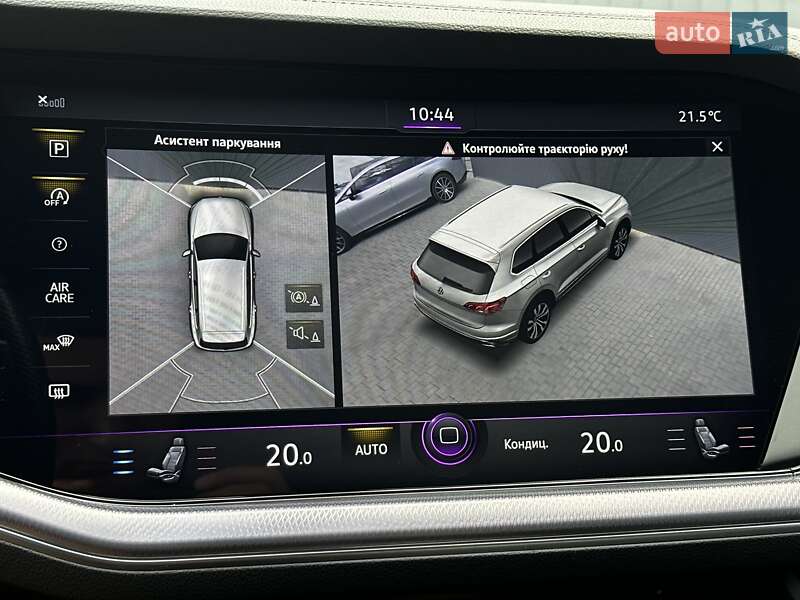 Позашляховик / Кросовер Volkswagen Touareg 2020 в Мукачевому