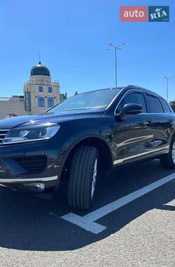 Внедорожник / Кроссовер Volkswagen Touareg 2016 в 