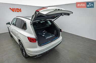 Позашляховик / Кросовер Volkswagen Touareg 2022 в 