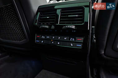 Позашляховик / Кросовер Volkswagen Touareg 2022 в 