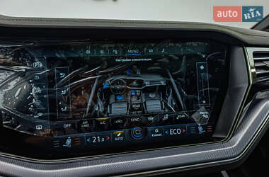 Позашляховик / Кросовер Volkswagen Touareg 2022 в 