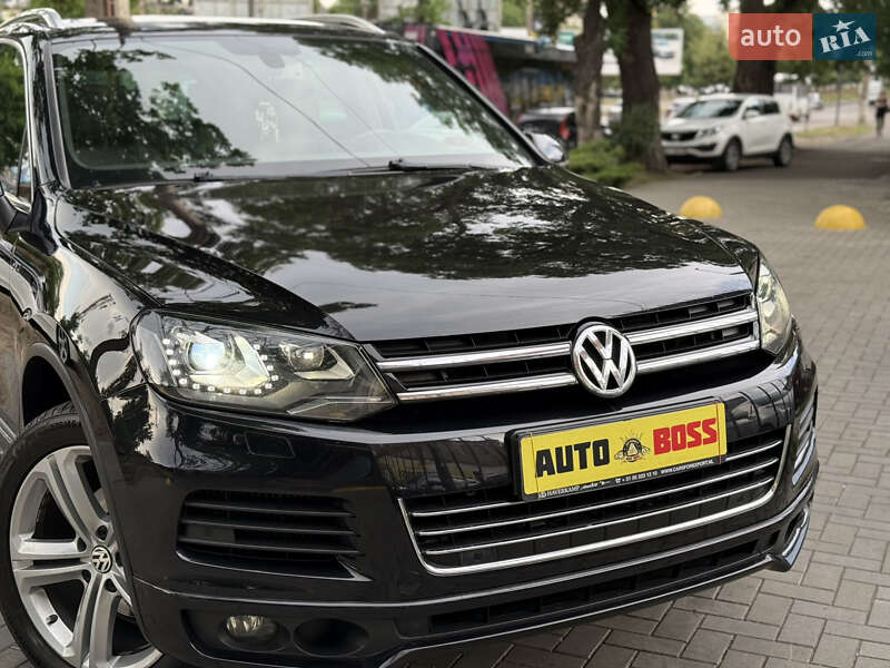 Позашляховик / Кросовер Volkswagen Touareg 2014 в Миколаєві